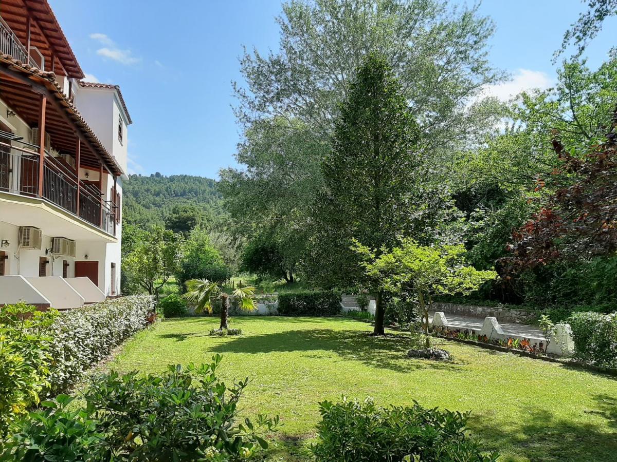 Sergios Koukounaries Exterior foto