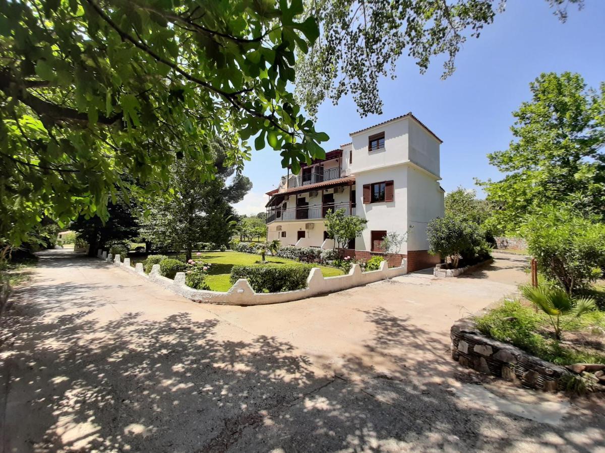 Sergios Koukounaries Exterior foto